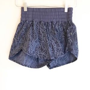 Lululemon Tracker Short Purple Leaf